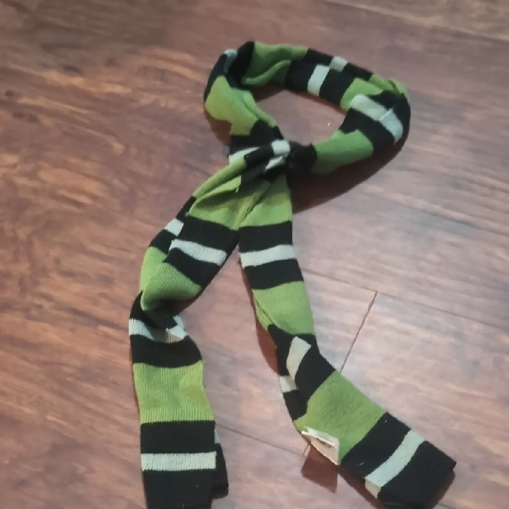 Green and Black Striped Scarf‎